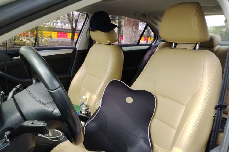 Used Volkswagen Sagitar 2014 1.4TSI BlueMotion Edition Left Front Seat