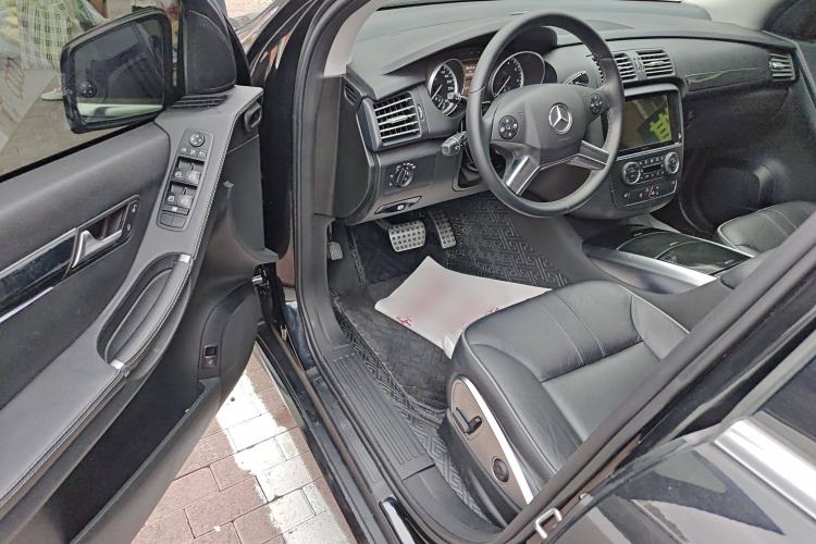 Used Mercedes-Benz R-Class 2017 R 320 4MATIC Business Edition Prestige Model
