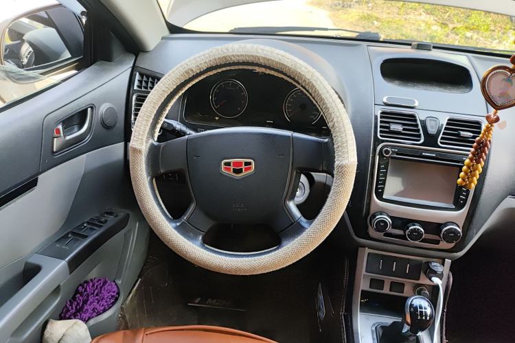 Used Geely Auto Classic Emgrand 2012 Sedan 1.5L Manual Chao Yue Model Steering Wheel