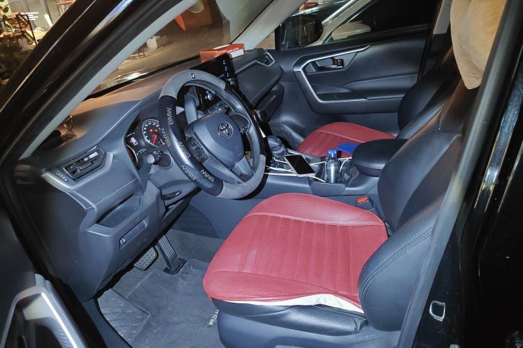 Used Toyota Wildlander 2022 Updated Version 2.0L CVT Two-Wheel Drive Leading Edition Driver Seat