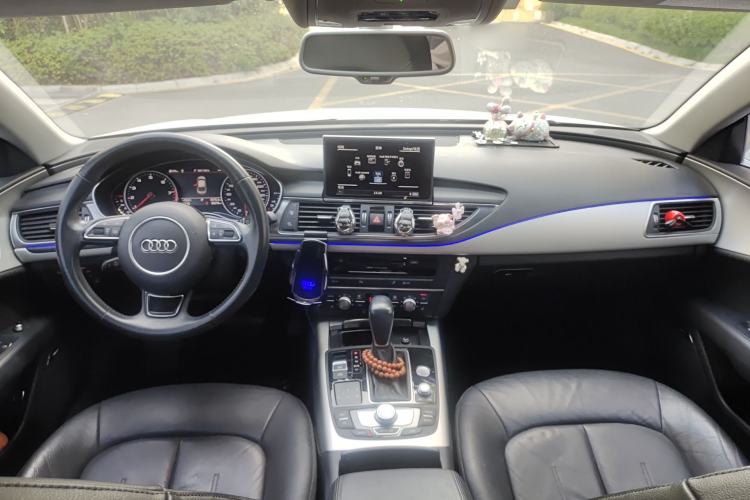 Used Audi A7 2018 40 TFSI Ambition Edition Center Console