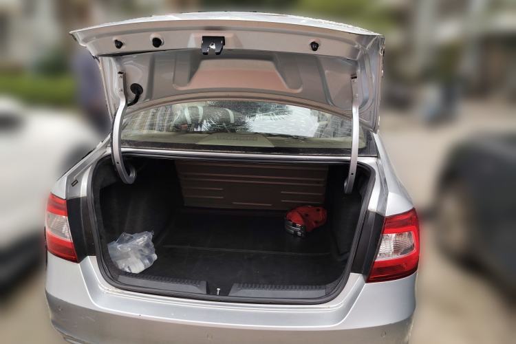 Used Skoda Rapid 2013 1.6L Manual Smart Selection Model