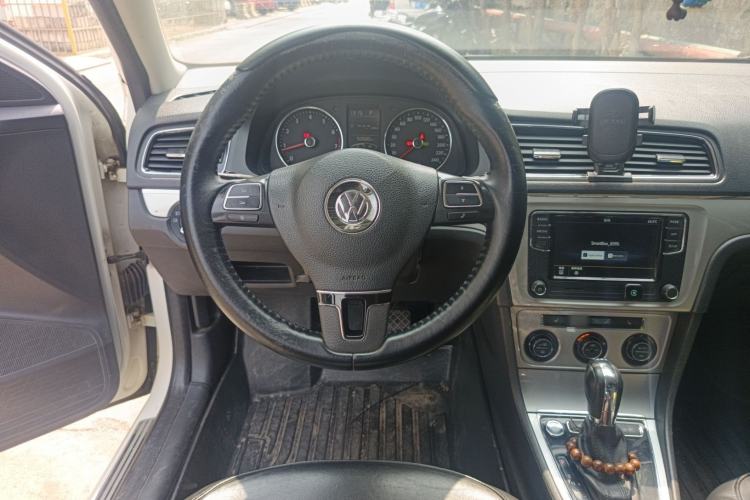 Used Volkswagen Gran Lavida 2014 1.4TSI Automatic Sport Edition
