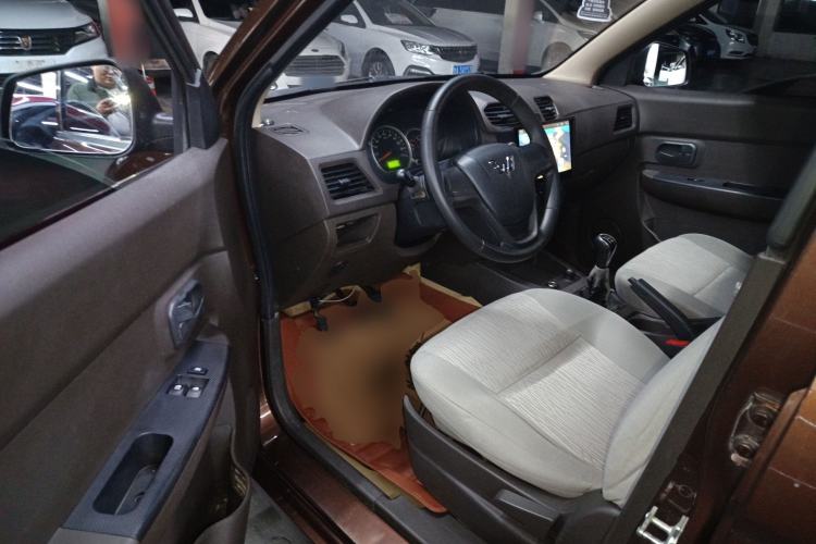 Used Wuling Hongguang 2015 1.5L S Base Model China IV Driver Seat