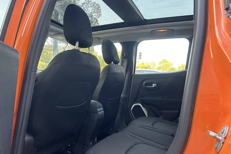 Used Jeep Renegade 2018 Connected Large Screen Version 180T Automatic High-Energy Edition