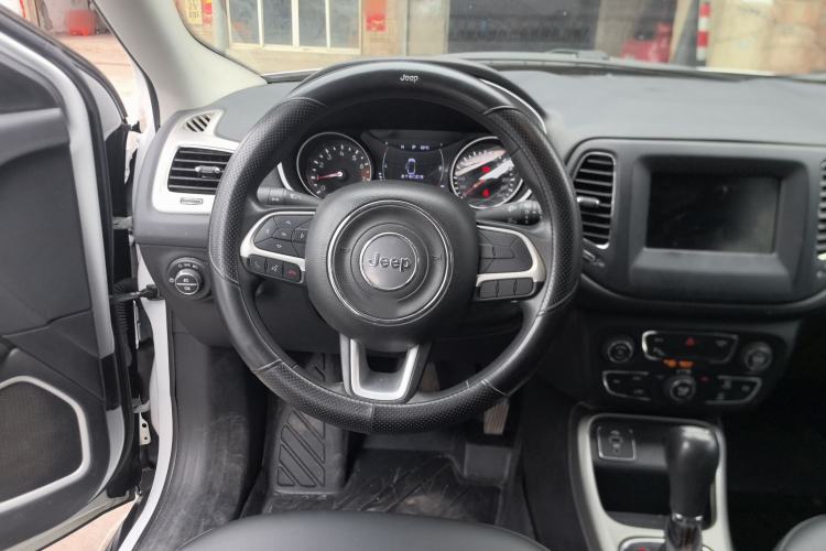 Used Jeep Compass 2017 200T Automatic Enjoyment Version
