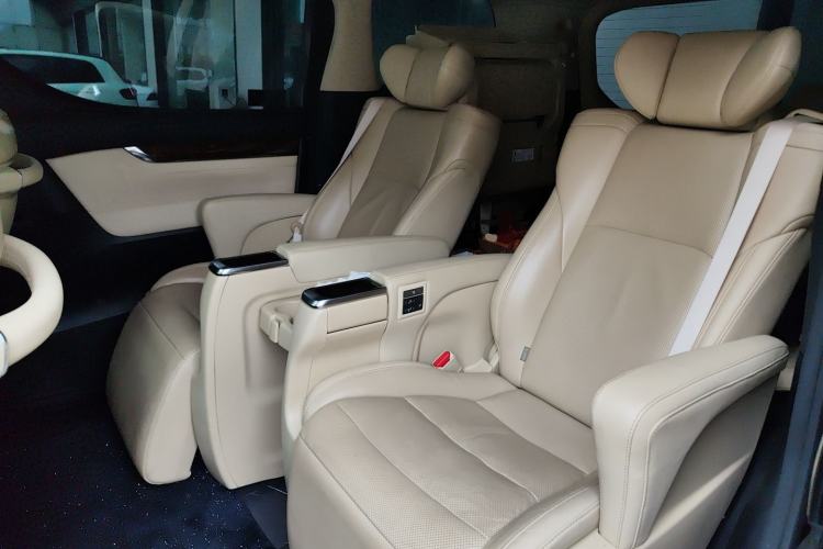 Used Toyota Alphard 2020 Dual-Engine 2.5L Luxury Edition
