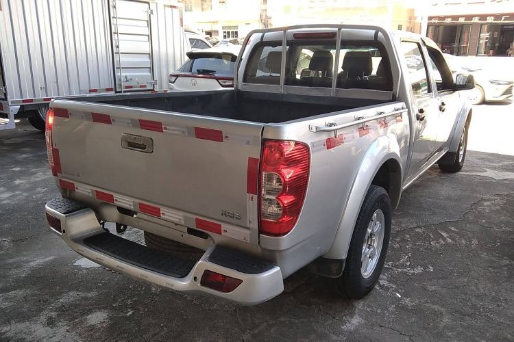 Used Great Wall Wingle 5 2017 2.0T European-spec Diesel Two-Wheel-Drive Entry-Level Big Double-Cab GW4D20D
