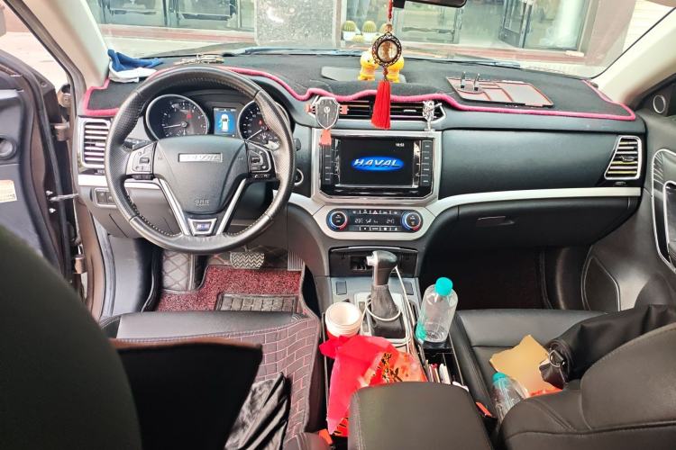 Used Haval H6 Coupe 2016 Blue Label 1.5T Automatic Two-Wheel Drive Urban Model Center Console