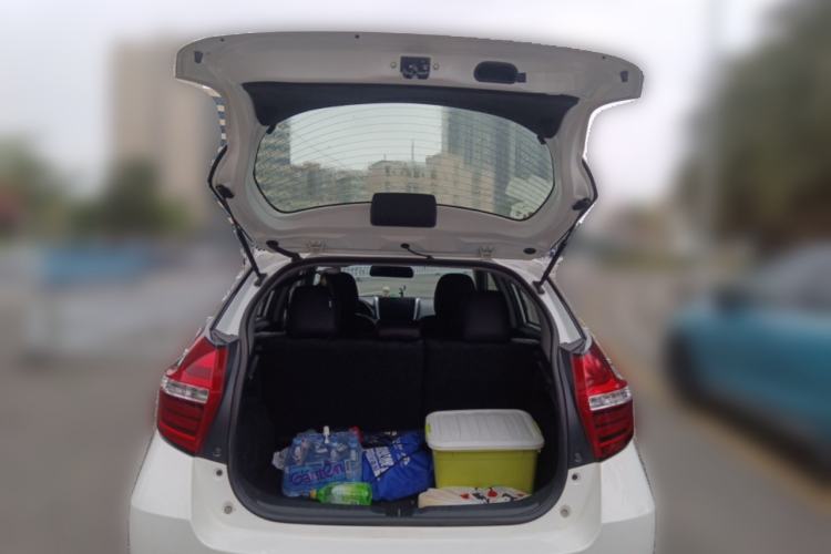 Used Toyota YARiS L Zhi Xuan 2016 Revised 1.5E CVT Charming Edition Trunk