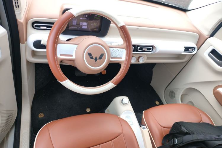 Used Wuling Hongguang MINIEV 2024 3rd Generation 215km Youth Edition Center Console