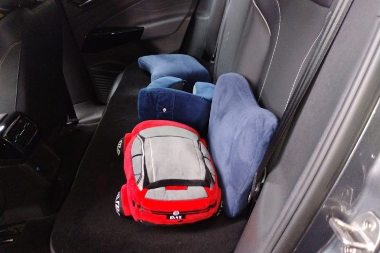 Used Volkswagen ID.4 X 2021 Pure+ Long-Range Edition Left Rear Seat