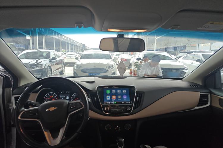 Used Chevrolet Monza 2022 320 Automatic Enjoyment Edition Center Console