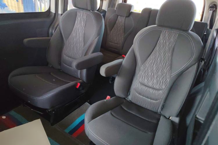 Used JAC Refine M3 2022 1.8L 7-seat Standard Edition Left Rear Seat