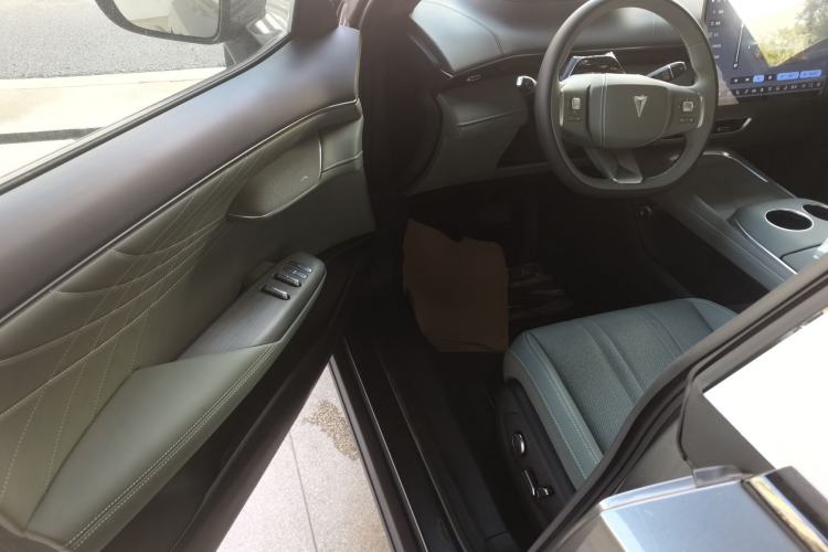 Used Deepal S07 2025 215Max Huawei Qiankun Intelligent Driving ADS SE Range-Extended Version Interior 3