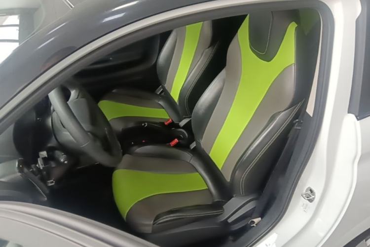 Used Roewe Clever 2021 302 km New Four-Seater Super-Efficient Version