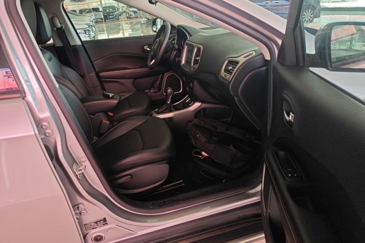 Used Jeep Compass 2017 200T Automatic Family Edition
