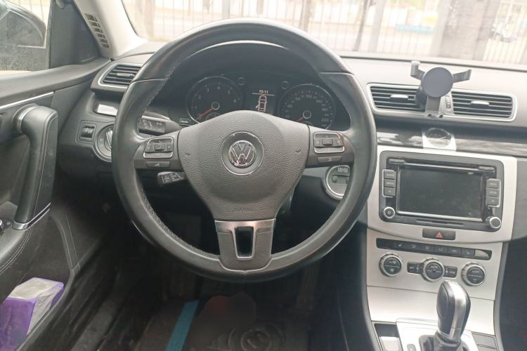 Used Volkswagen Magotan 2013 1.8TSI Luxury Model Steering Wheel