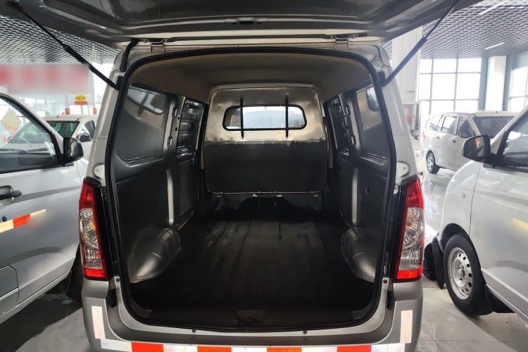 Used Wuling Rongguang S 2023 1.5L Basic Enclosed-Window Vehicle 2 Seats
