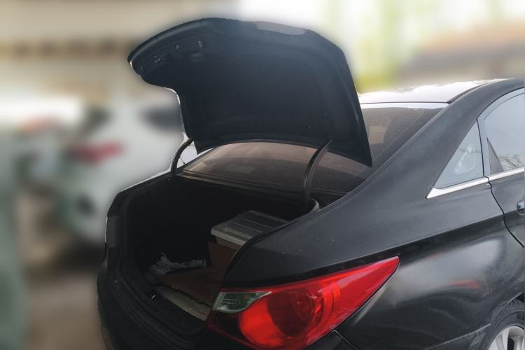 Used Hyundai Sonata 2011 2.0L Automatic Leading Edition Trunk