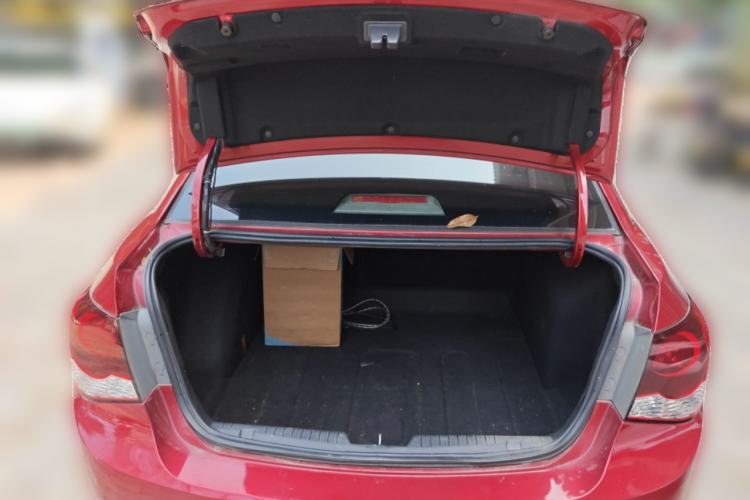 Used Chevrolet Cruze 2013 1.6L SE WTCC Edition MT Trunk