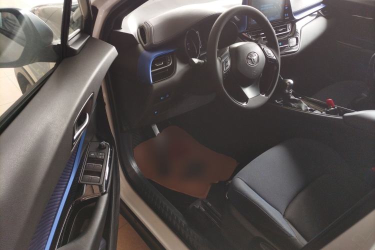 Used Toyota C-HR 2018 2.0L Luxury Edition China V Standard Driver Seat