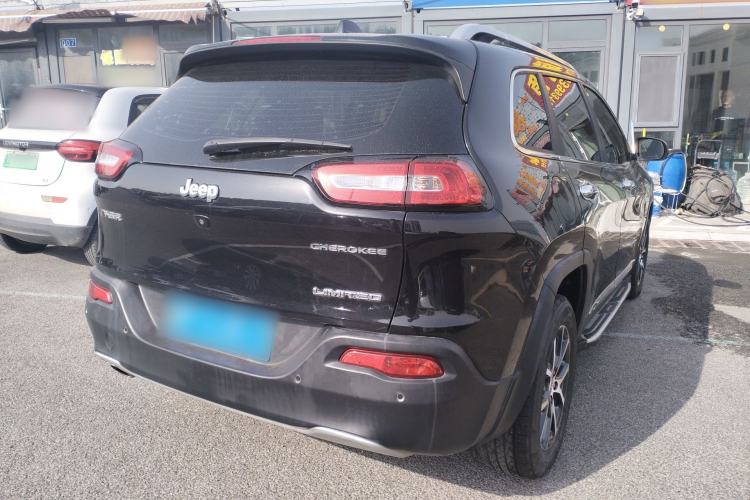 Used Jeep Cherokee 2017 2.0L Superior Edition