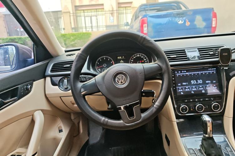 Used Volkswagen Passat 2013 1.8TSI DSG Prestige Edition Steering Wheel