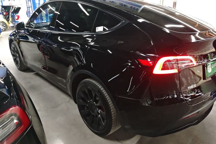 Used Tesla Model Y 2021 Long-Range All-Wheel-Drive Version
