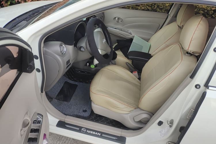 Used Nissan Sunny 2015 1.5XE Manual Comfort Edition Driver Seat