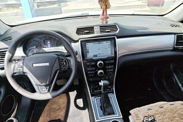 Used Haval H2 2017 Red-Label 1.5T Automatic Two-Wheel Drive Luxury Model
