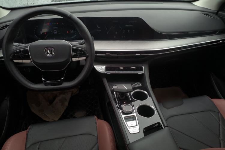 Used CHANGAN Eado 2023 Changan Edition PLUS Blue Whale NE 1.4T GDI DCT Prestige Version Center Console