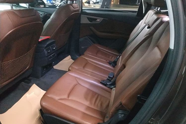 Used Audi Q7 2018 40 TFSI Comfort Model Left Rear Seat