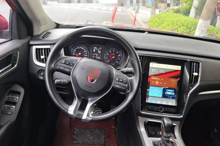 Used Roewe RX5 2016 20T Two-Wheel Drive Automatic Internet Smart Edition
