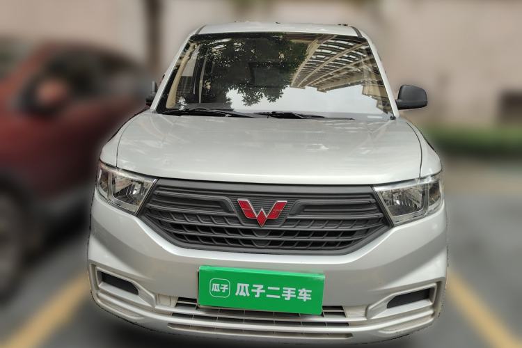 Used Wuling Hongguang V 2022 1.5L Jingqu Edition Enclosed-Window Vehicle with Hydraulic Power Steering LAR Front