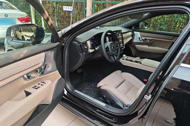 Used Volvo S90 2026 B5 Zhiya Luxury Edition