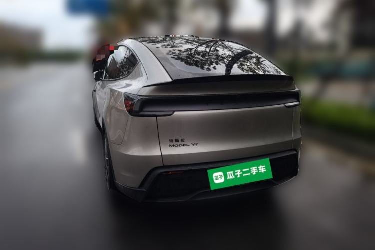 Used Tesla Model Y L 2025 Model Long-Range All-Wheel-Drive Version
