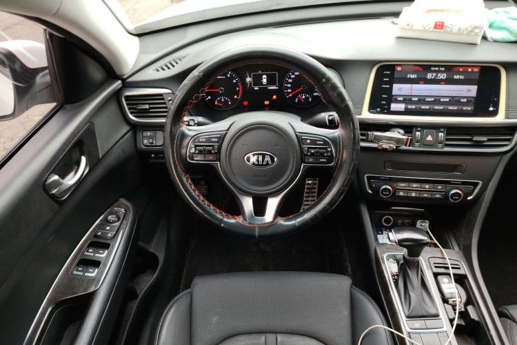 Used Kia K5 2016 2.0L Automatic LUX Steering Wheel