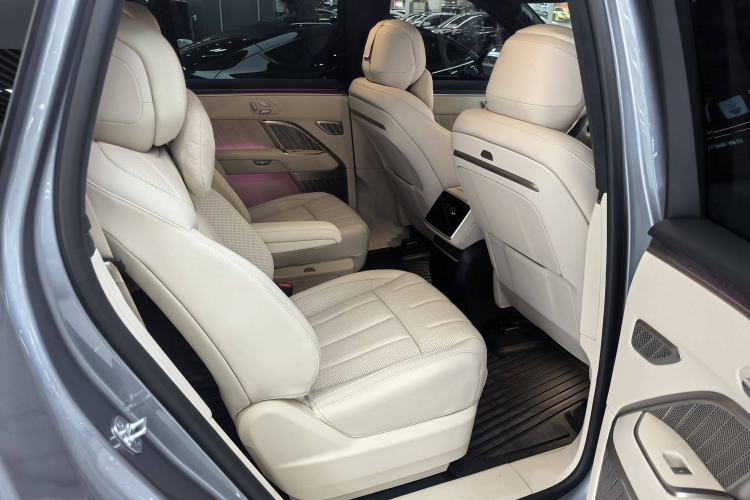 Used ONVO Luxeed L90 2025 Model—Ultra Six-Seater Version