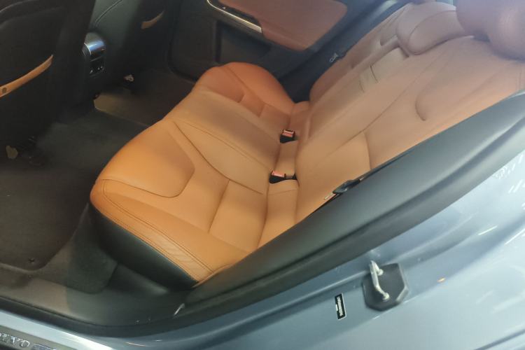 Used Volvo S60 2017 S60L T5 Zhiyue Edition
