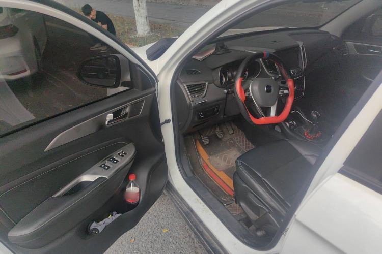 Used CHANGAN OSHAN COS5 2021 1.6L Manual Luxury Model