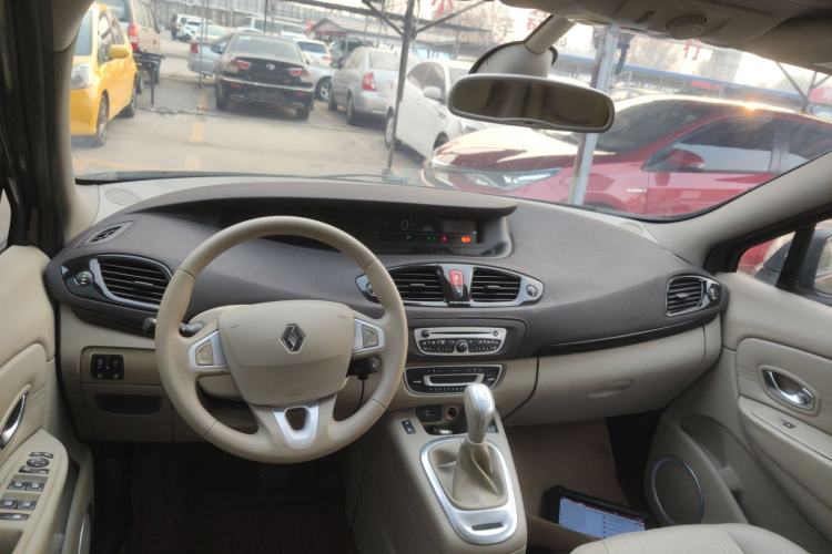 Used Renault Scenic Classic 2011 2.0 Comfort Edition with Scenic Design