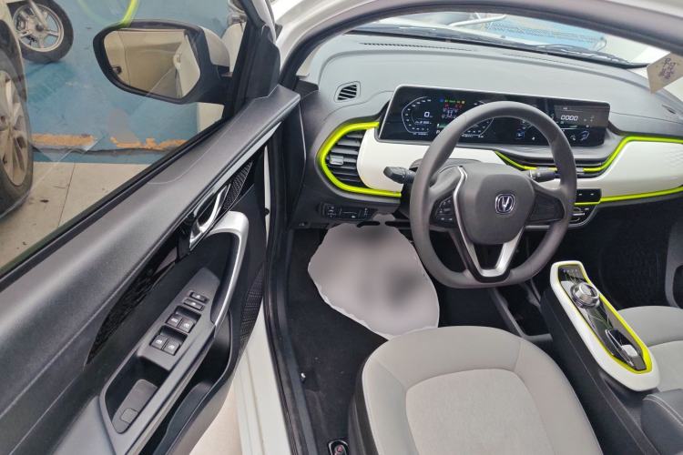 Used CHANGAN OSHAN Benni E-Star 2020 Heart Edition Lithium Iron Phosphate (31.18 kWh) Interior 3