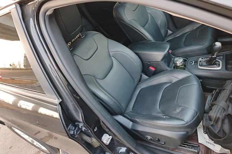 Used Jeep Cherokee 2016 2.4L Leading Smart Version