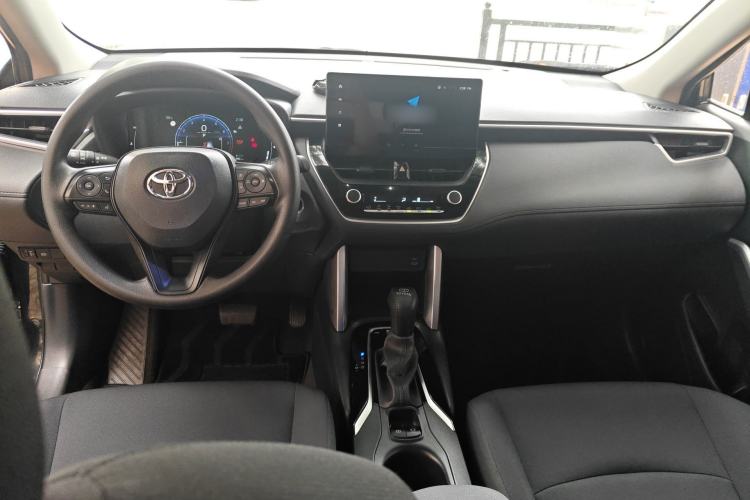 Used Toyota Corolla Cross 2023 2.0L Elite Edition Center Console
