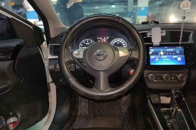 Used Nissan Sylphy 2019 1.6XV CVT Smart Connect Luxury Edition China V Standard Steering Wheel