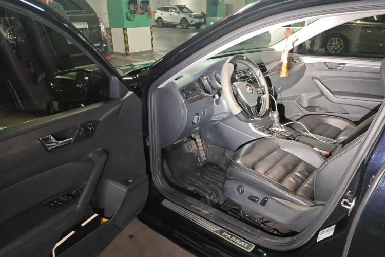 Used Volkswagen Passat 2017 330TSI DSG Luxury Edition
