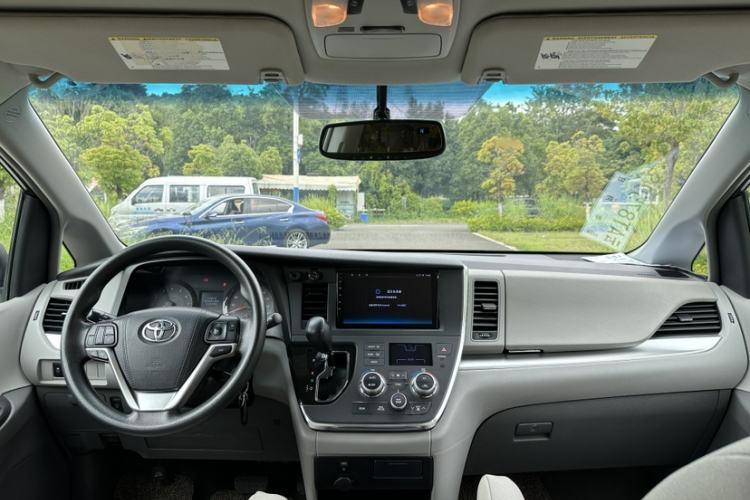 Used Toyota Sienna (Parallel Import) 2015 3.5L Two-Wheel Drive L
