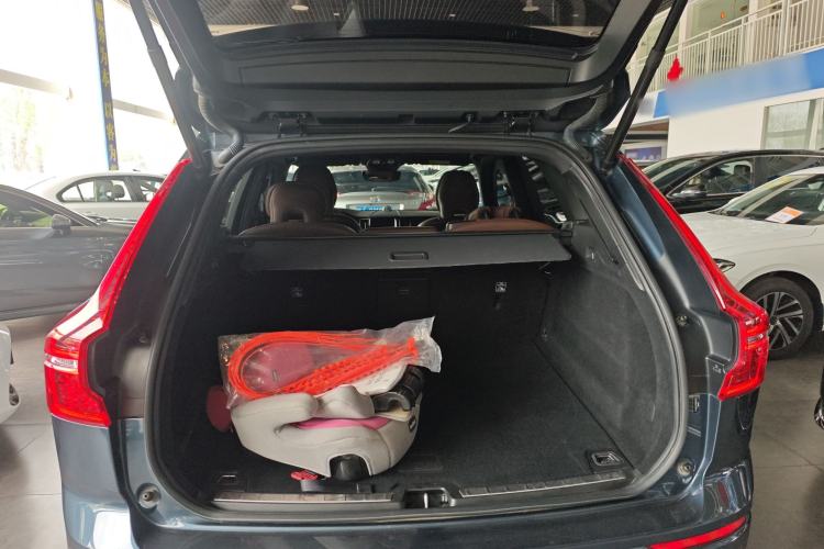 Used Volvo XC60 2022 B5 4x4 Smart Luxury Edition