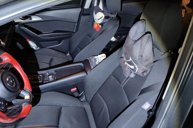 Used Mazda 3 Axela 2017 Sedan 1.5L Automatic Luxury Model China VI Standard